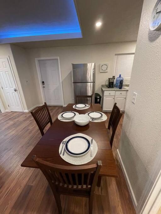 Brand New 2Br Cute Blue Led In North Fresno Leilighet Eksteriør bilde