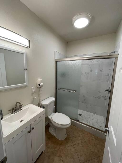 Brand New 2Br Cute Blue Led In North Fresno Leilighet Eksteriør bilde