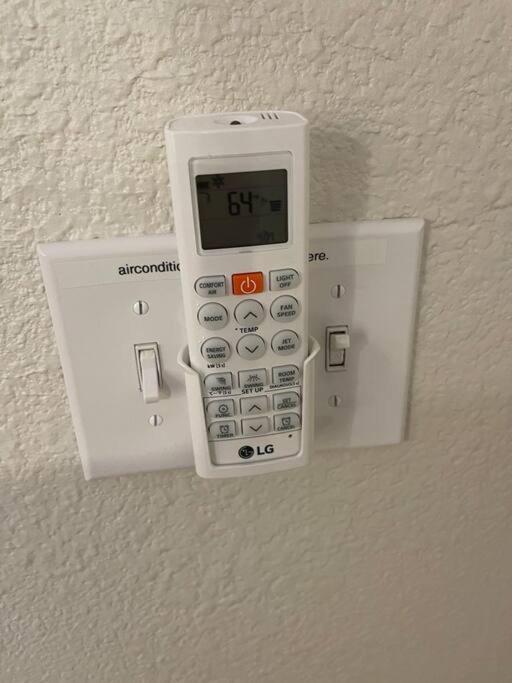 Brand New 2Br Cute Blue Led In North Fresno Leilighet Eksteriør bilde